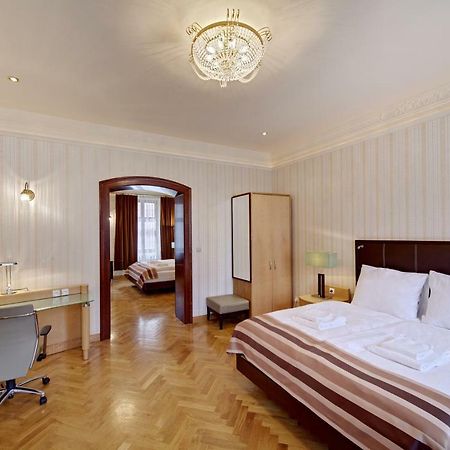 Apartamenty Tessa Jagiellonska คาโตวีตเซ ภายนอก รูปภาพ