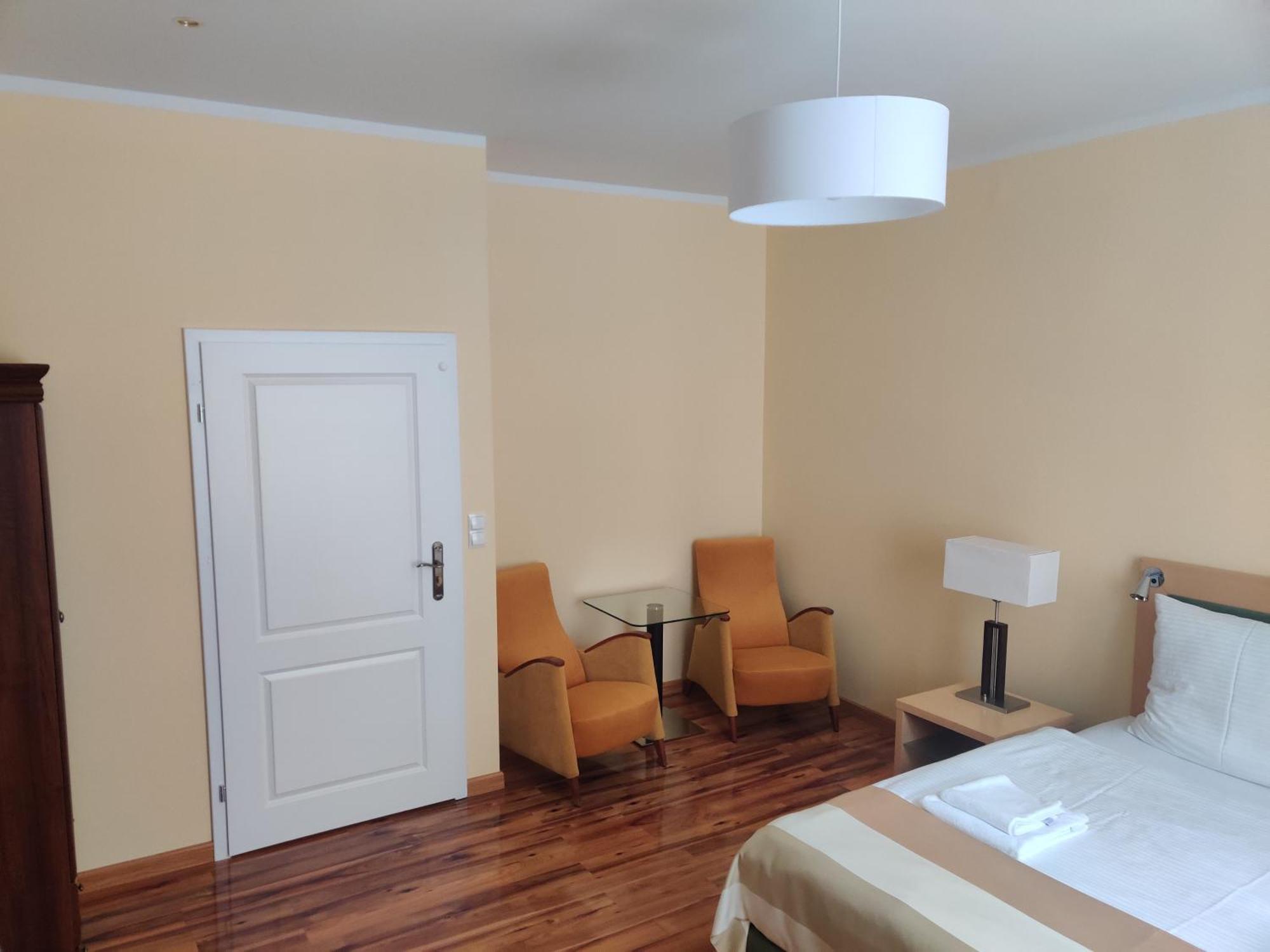Apartamenty Tessa Jagiellonska คาโตวีตเซ ภายนอก รูปภาพ