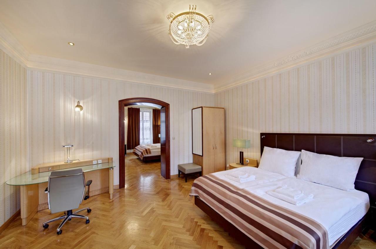 Apartamenty Tessa Jagiellonska คาโตวีตเซ ภายนอก รูปภาพ