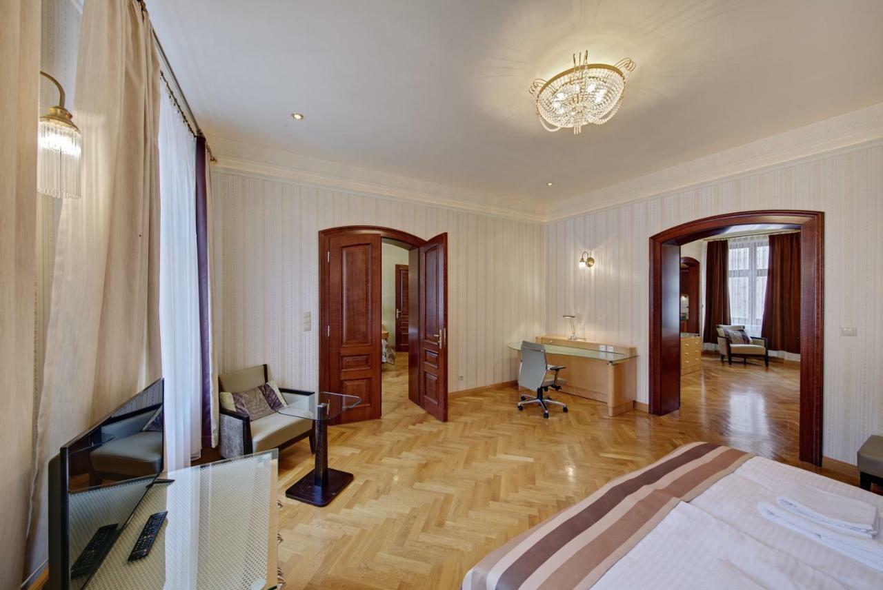 Apartamenty Tessa Jagiellonska คาโตวีตเซ ภายนอก รูปภาพ