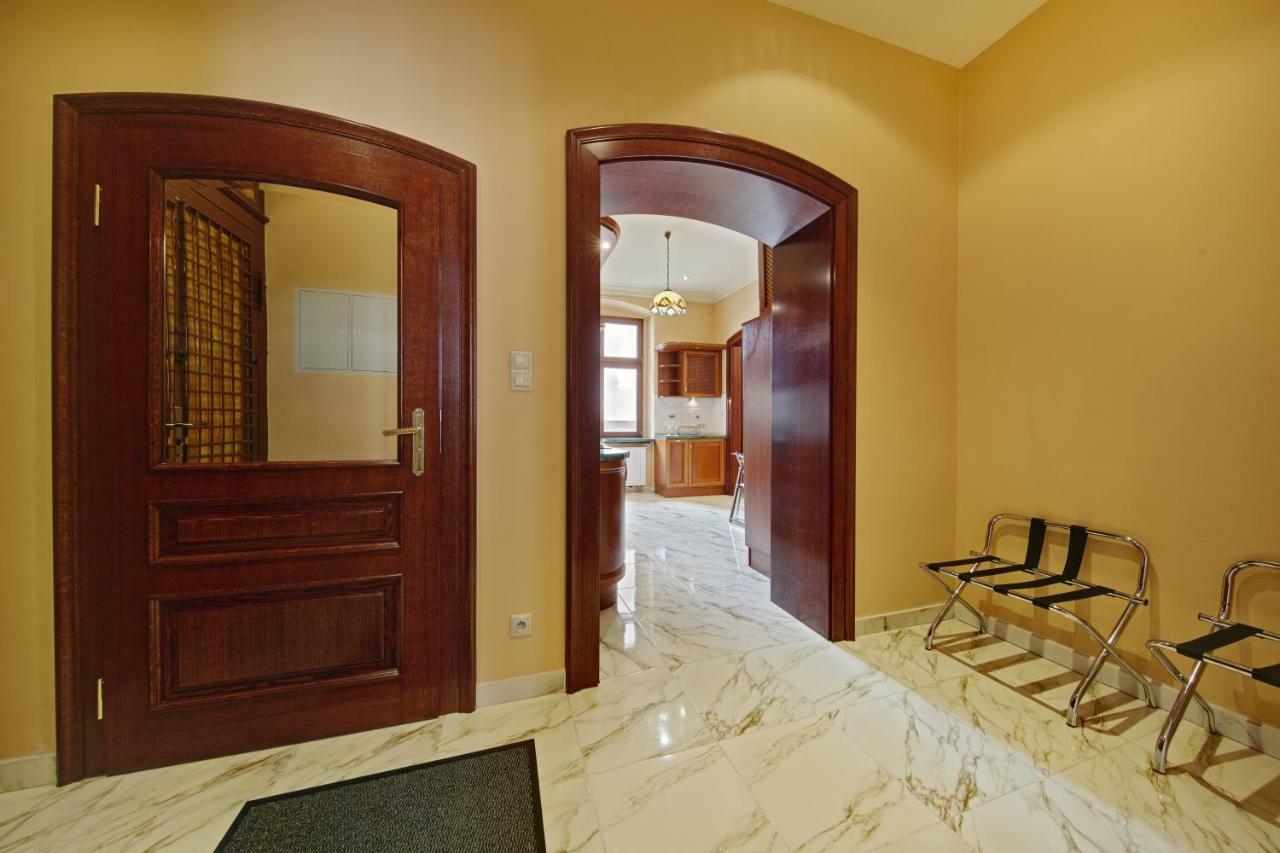 Apartamenty Tessa Jagiellonska คาโตวีตเซ ภายนอก รูปภาพ
