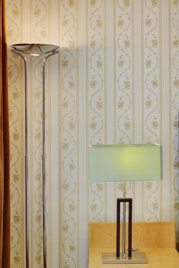 Apartamenty Tessa Jagiellonska คาโตวีตเซ ภายนอก รูปภาพ