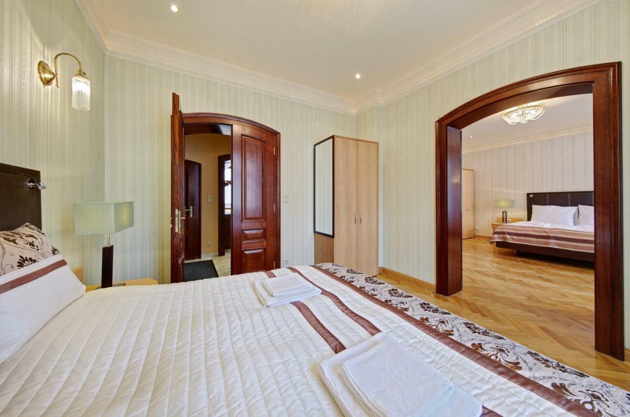 Apartamenty Tessa Jagiellonska คาโตวีตเซ ภายนอก รูปภาพ