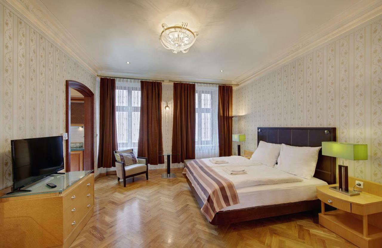 Apartamenty Tessa Jagiellonska คาโตวีตเซ ภายนอก รูปภาพ