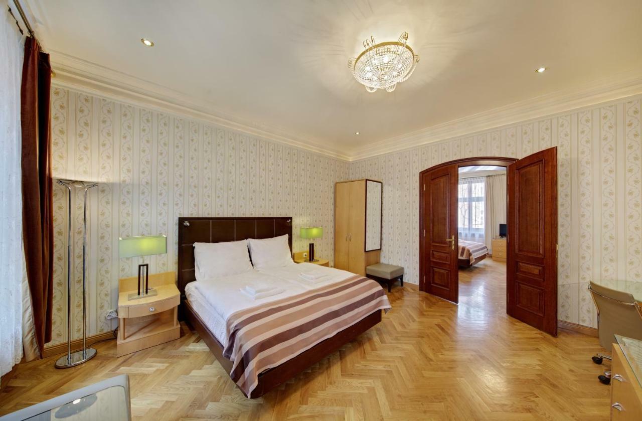 Apartamenty Tessa Jagiellonska คาโตวีตเซ ภายนอก รูปภาพ