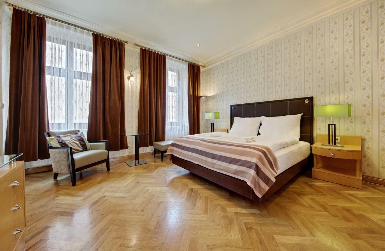 Apartamenty Tessa Jagiellonska คาโตวีตเซ ภายนอก รูปภาพ