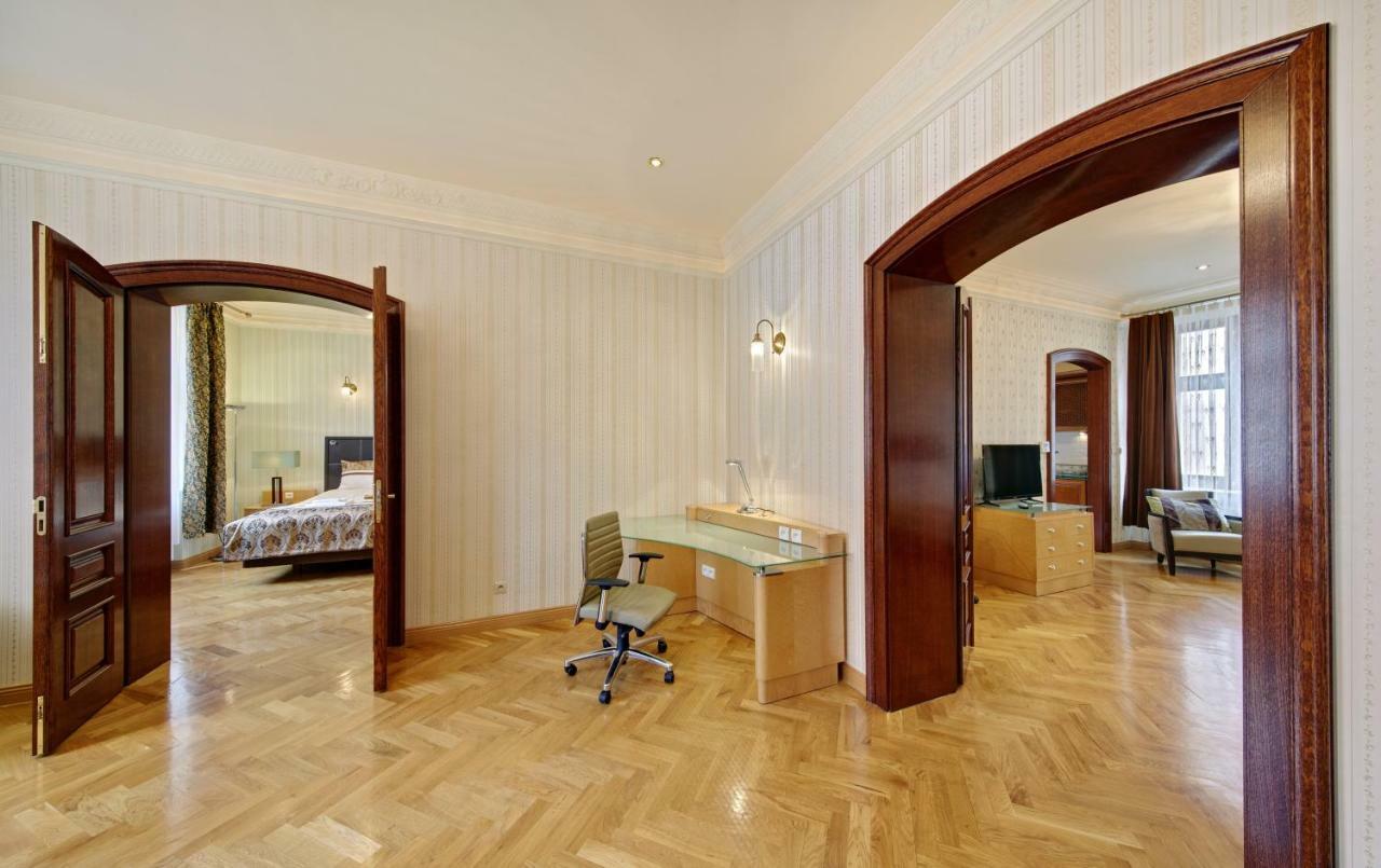 Apartamenty Tessa Jagiellonska คาโตวีตเซ ภายนอก รูปภาพ