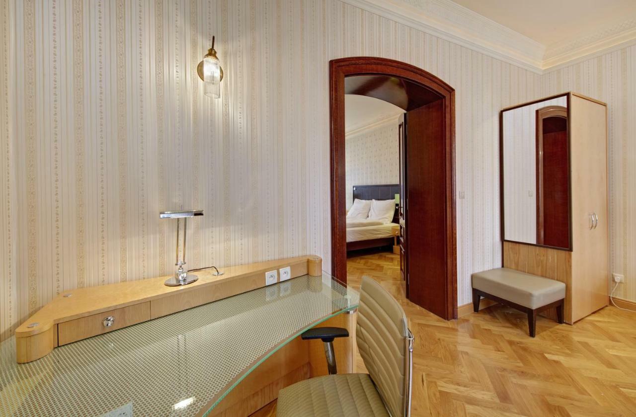 Apartamenty Tessa Jagiellonska คาโตวีตเซ ภายนอก รูปภาพ